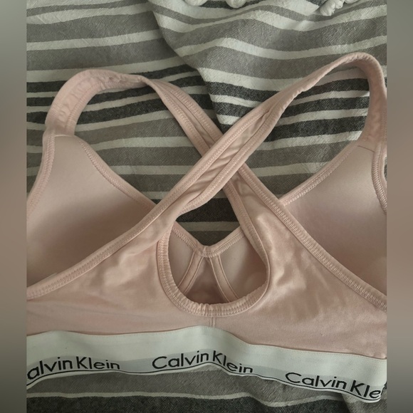 NWOT calvin klein light pink size xs padded cross back sports bra ! - Picture 3 of 6